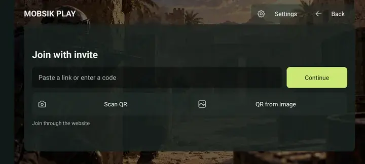 One screen for a link, a code, the camera or a saved QR image.